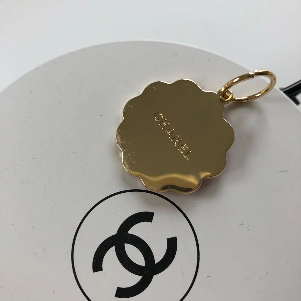 CHANEL Pink Pearl Gold Camellia Flower Limited Edition 2026 Charm NEW - Picture 3 of 5